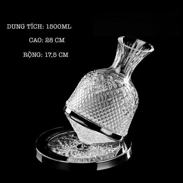 Decanter xoay 360 đế bạc là một sản phẩm cao cấp giúp thưởng thức rượu vang tuyệt vời hơn.