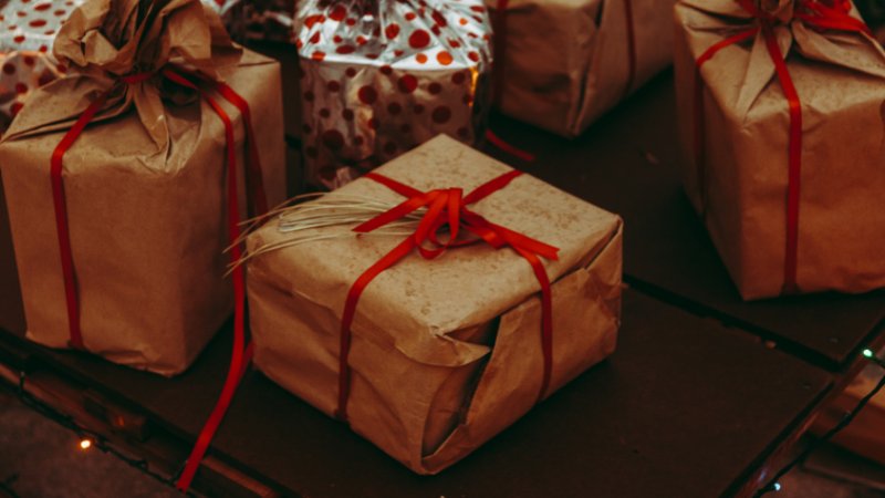 Cách lựa chọn quà tặng phù hợp với giới tính