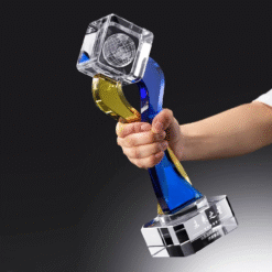 Cúp pha lê dạng đặc biệt