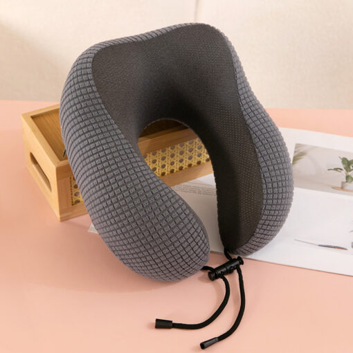 Gối hơi chữ U thêu Camelback