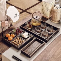 Khay gỗ đựng trà và đồ ăn nhẹ