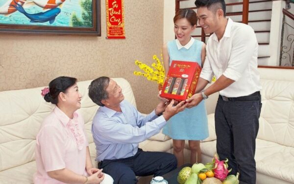 quà tặng bố mẹ người yêu