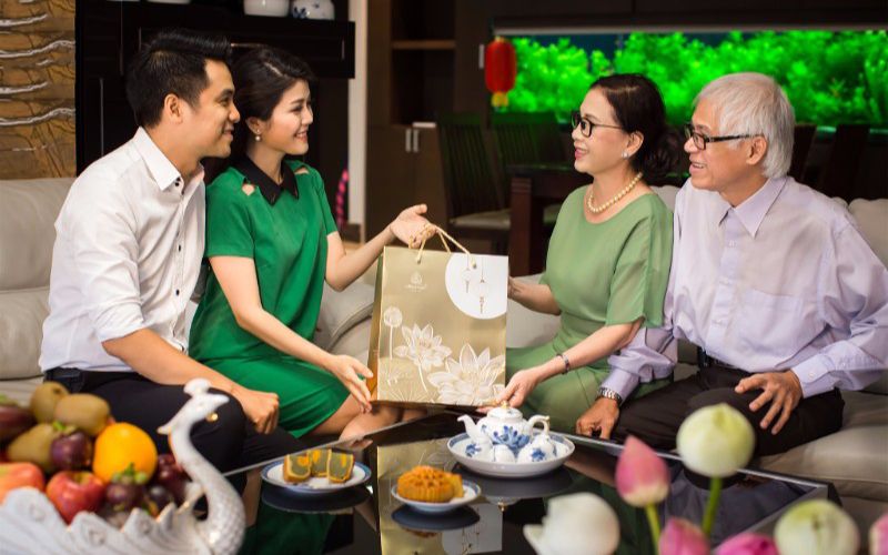 qua tang trung thu cho bo me 1