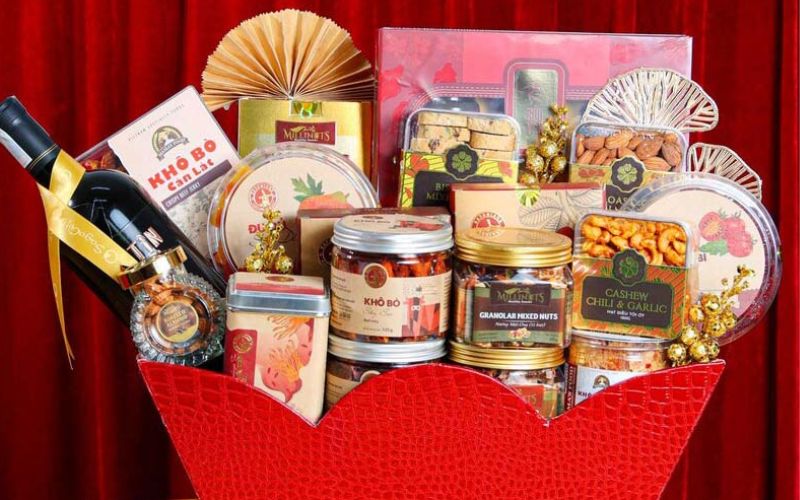 Giỏ quà Tết biếu bố mẹ
